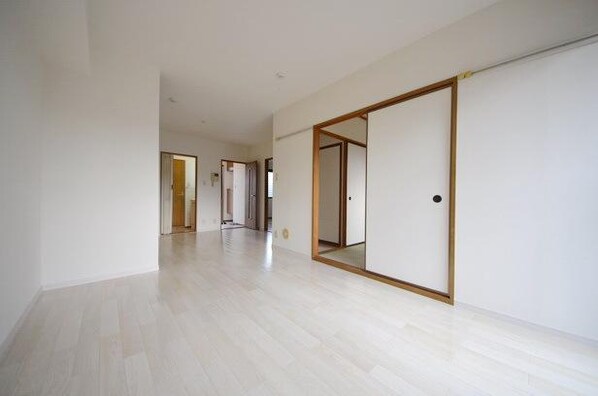 ファミールコート(元八)の物件内観写真